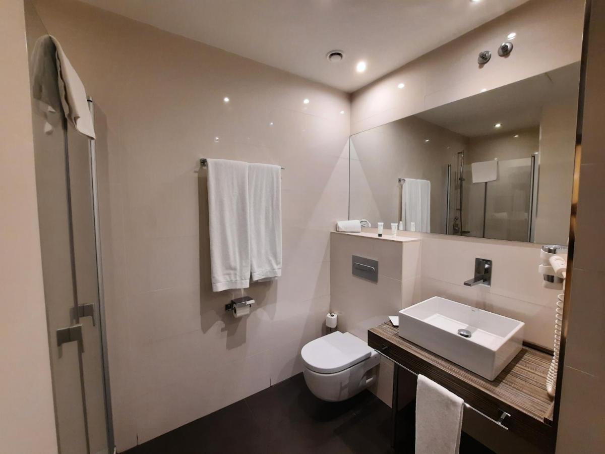 Hellosky Air Rooms Madrid Exterior photo