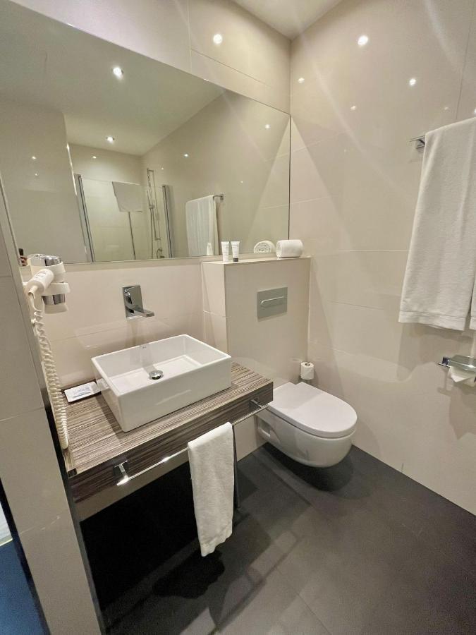 Hellosky Air Rooms Madrid Exterior photo