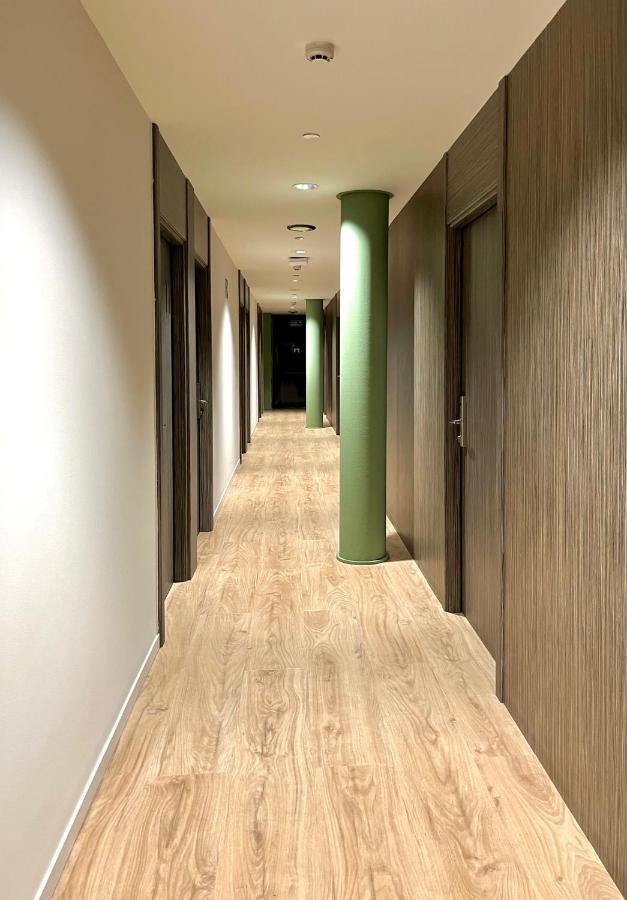 Hellosky Air Rooms Madrid Exterior photo