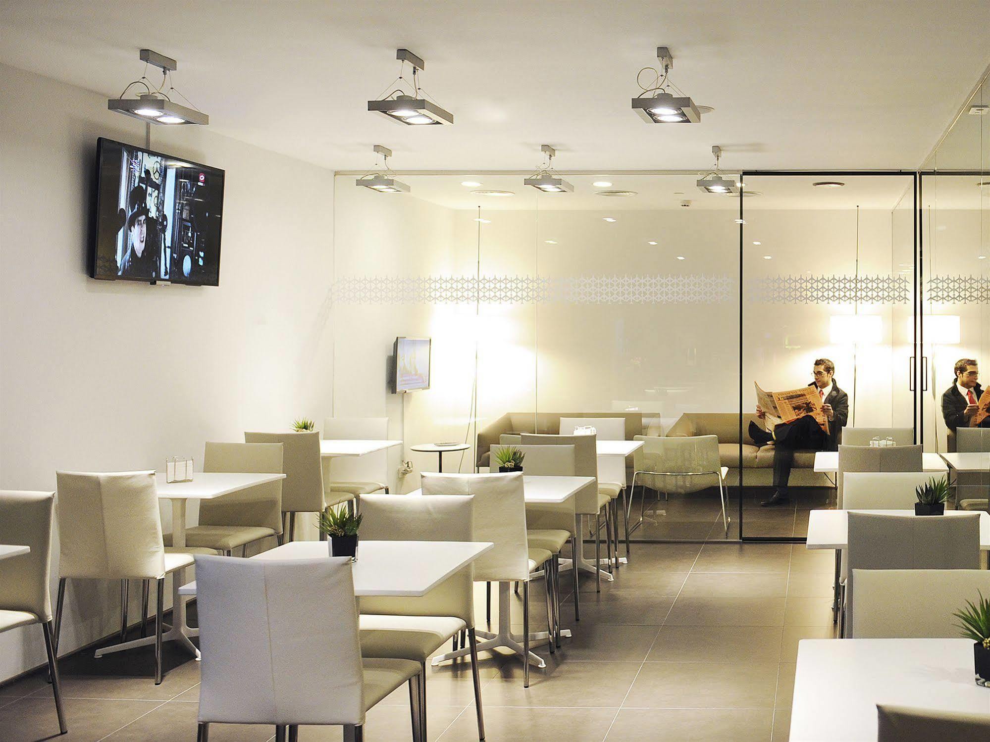Hellosky Air Rooms Madrid Exterior photo